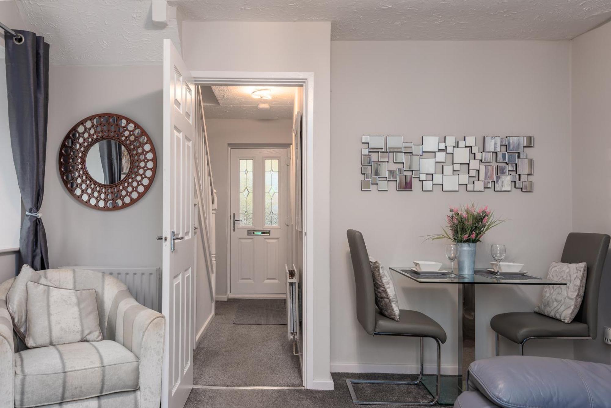 Worcester Fabulous Cherry Tree Mews Self Check In Dogs Welcome By Prior Arrangement , 2 Double Bedrooms ,Super Fast Wi-Fi, With Free Off Road Parking For 2 Vehicles Near Royal Hospital And Woodland Walks Exterior foto